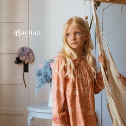 ROSE ÉTOILE
A lovely pyjama set that also dresses your child beautifully during the day, whether with family or friends.
This set includes pant and a blouse, featuring a collar adorned with delicate hand embroidery.
Made from 100% organic cotton and fully lined with plain organic cotton voile for optimal comfort🌱

Pic by @manuelafranjouphoto 

#pajamas #kidfashion #organic #bachaa #paris
