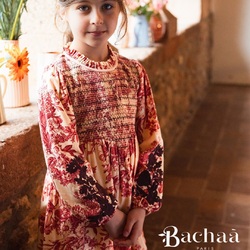 We print the flowers. We embroider them too 🌺

Pic by @manuelafranjouphoto 

#flowers #embroidery #blockprint #kidfashion #bachaa #paris