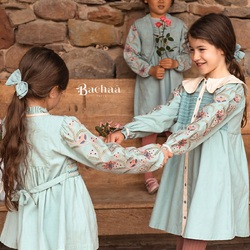 A refreshing and elegant color, fully embroidered sleeves, and exquisite smocking. Our Azur collection has everything to delight you 🩵
We have chosen a thick organic cotton twill (167 g/m²), soft, fluid, and comfortable. Its dense weave gives it great durability, while its thickness retains warmth.

Une couleur rafraichissante et élégante, des manches entièrement brodées et de sublimes smocks. Notre collection Azur a tout pour vous plaire 🩵 
Nous avons sélectionné un épais twill de coton biologique de 167 g/m² très doux, fluide et confortable. Son tissage dense lui confère une grande résistance et son épaisseur conserve la chaleur.

Pic by @manuelafranjouphoto 

#organiccotton #embroidery #bluecolor #bachaa #paris