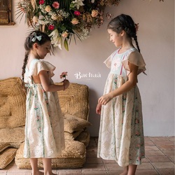 Turn your life into poetry 🌸

📷 @manuelafranjouphoto 

#poeticfashion #kidfashion #bachaa #paris