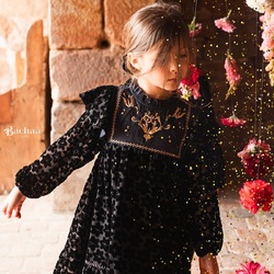 We wish you a sparkling year!
Sparkling with joy, sparkling with desire, and sparkling with delight! May every bubble in your life be a fresh dose of enthusiasm and energy!

On vous souhaite une année pétillante ! 
Pétillante de bonheur, pétillante d’envie et pétillante de plaisir ! Que chaque bulle de votre vie soit une nouvelle dose d’enthousiasme et d’énergie !

Pic @manuelafranjouphoto 

#kidsfashion #bachaa #paris