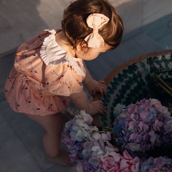 Soft pastel tones and a poetic mood. 

Pic by @manuelafranjouphoto 

#poeticfashion #pastelcolors #bachaa #paris