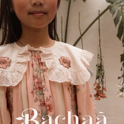 Golden hand embroidery and delicate broderie anglaise adorn the collar of our Yseult dress.

Pic by @manuelafranjouphoto 

#bachaa #paris #handembroidery #handmade