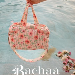 The latest addition to our collection☀️
A lightweight and very practical bag matching the colors of our collection. You can fit all of baby’s essentials in it, take it on holiday, or use it as an everyday companion. Its ideal size is designed to meet all your needs.

Le petit dernier de notre collection☀️
Un sac léger très pratique assorti aux couleurs de notre collection. On y met toutes les affaires de bébé, on part avec en vacances ou on en fait son compagnon au quotidien. Sa taille idéale est faite pour répondre à tous vos besoins.

📷 @manuelafranjouphoto 

#bag #perfectmatch #bachaa #parís