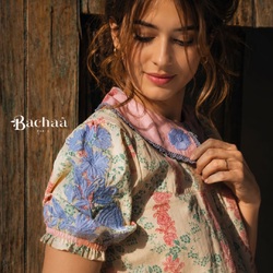 The pretty embroidery on our CAMOMILLE blouse. 

Les jolies broderies de notre blouse CAMOMILLE.

#bachaa #paris #women #embroidery