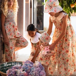 Soft, summery colors, a chic retro wardrobe,  handcrafted embroidery and prints, flowers and poetry j🌸

Des couleurs douces et estivales, un vestiaire chic et rétro, des broderies et des imprimés fait main, de la poésie et des fleurs 🌸

Pic by @manuelafranjouphoto 

#bachaa #paris #poeticfashion #springsummer