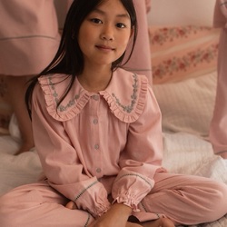 Hand-embroidered loungewear, crafted from soft, fluid, heavyweight cotton twill.

Nights feel softer. Days feel slower.

Pic by @manuelafranjouphoto 

#bachaa #paris #homewear