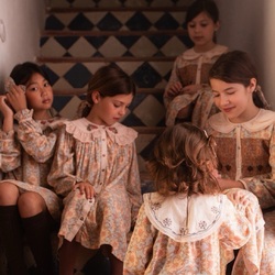 Share. Feel. Dream 🌸

Our « Rêverie d’Hiver » print is hand block-printed, exclusively imagined and designed in our workshops.

Pic by @manuelafranjouphoto 

#bachaa #paris #blockprint #handmade #kidfashion