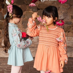 Harmony of colors 🩵🧡
The blouses from our Azur and Rosée themes are fully embroidered on the sleeves and beautifully smocked on the front.
Depending on your child’s age, they can also be worn as short dresses.

Pic by @manuelafranjouphoto 

#smartchoice #blouse #shortdress #embroidery #kidfashion #bachaa #paris